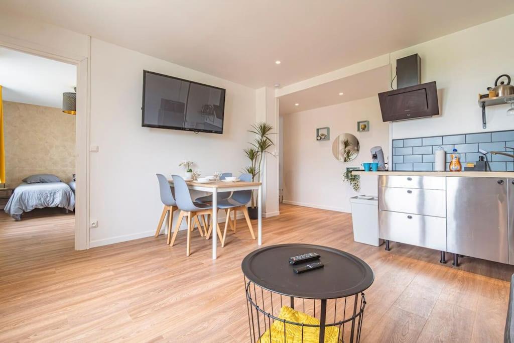 "Le Chaleureux" Appartement Pour 4 Personnes Isles-sur-Suippe Exterior foto